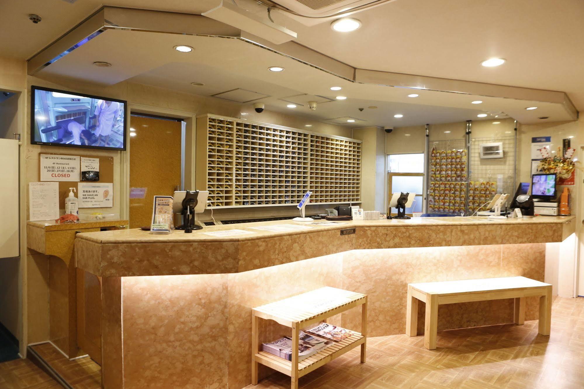 Shinjuku Kuyakusho-Mae Capsule Hotel Tóquio Exterior foto