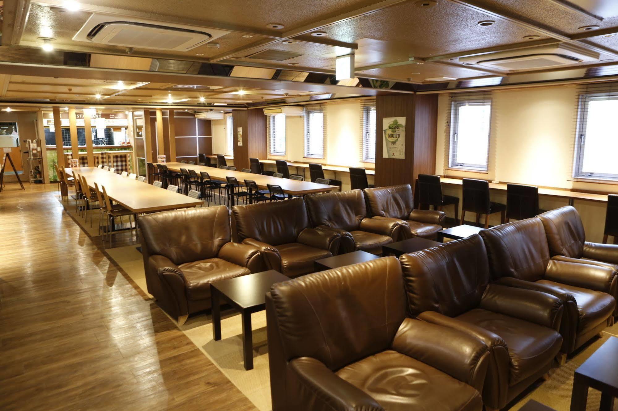 Shinjuku Kuyakusho-Mae Capsule Hotel Tóquio Exterior foto