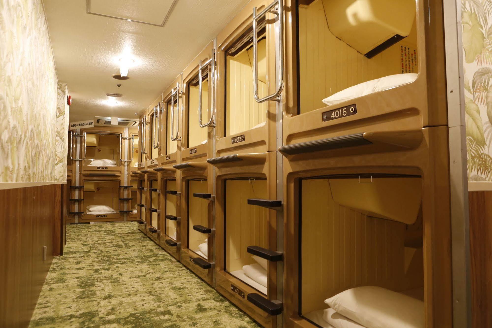 Shinjuku Kuyakusho-Mae Capsule Hotel Tóquio Exterior foto