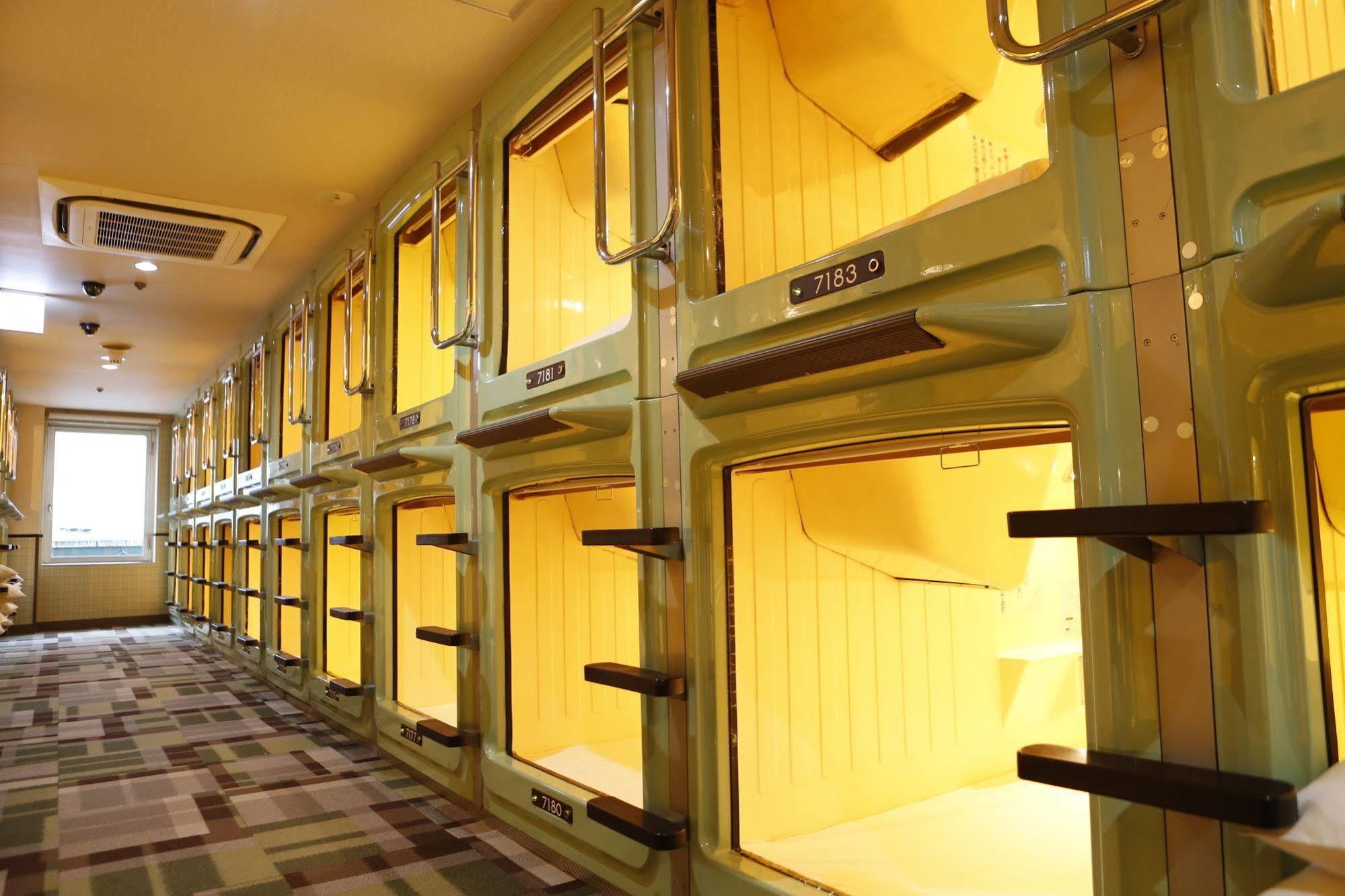 Shinjuku Kuyakusho-Mae Capsule Hotel Tóquio Exterior foto